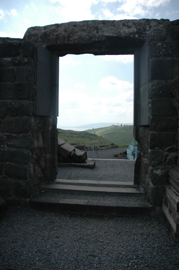 Chorazin synagogue vista