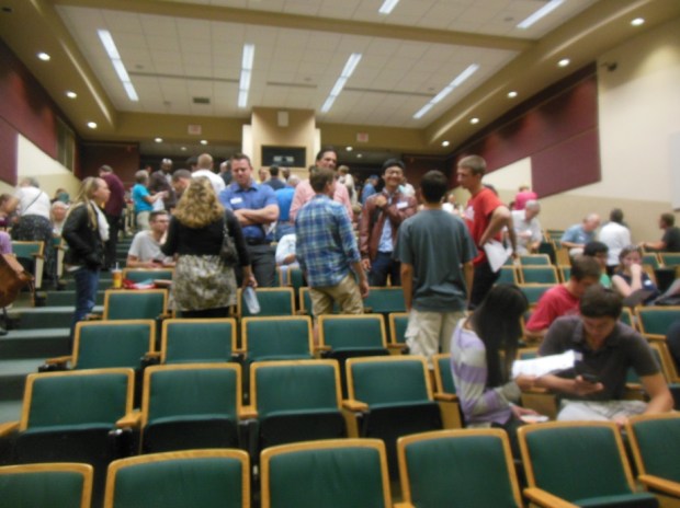 Humanities lecture hall fills with volunteers