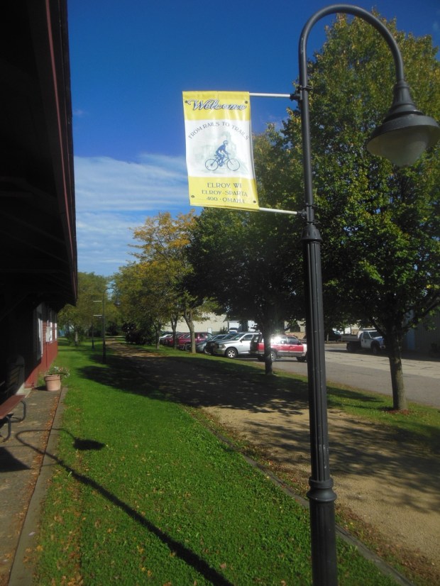 Made it to Elroy by 9:45, the 400 trail took two hours.