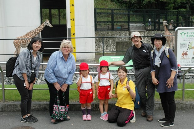 Anna's kindergarten class was visiting the zoo