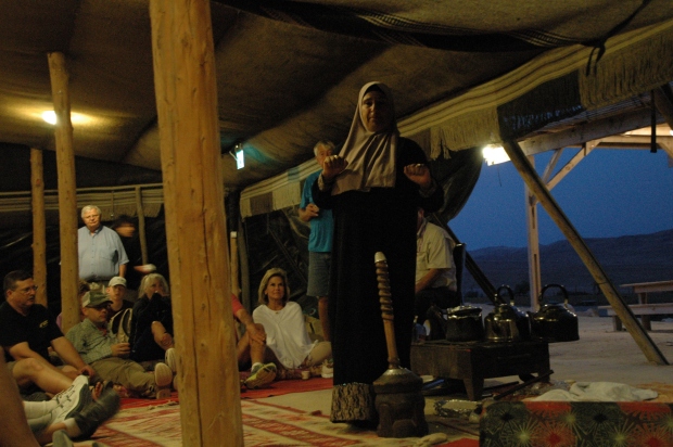 We learned what the bedouin lifestyle is like from a bedouin woman. 