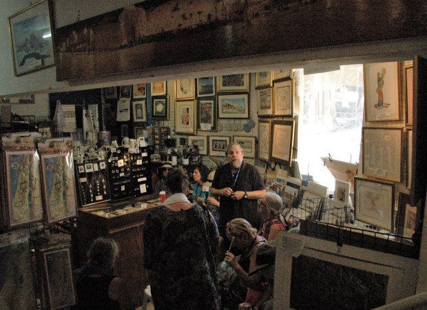 Moshe Kempinski, with his brother Dov, runs a shop call Shorashim (“Roots”) in the Jewish Quarter and generously gives his time to many Christian groups to explain Judaism.