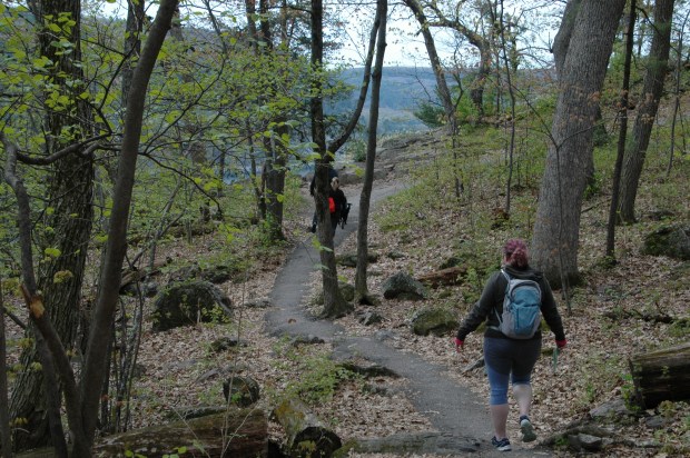 So we set off on the West Bluff Trail, with my work colleagues Mimi, Vicki, and Ashley. 