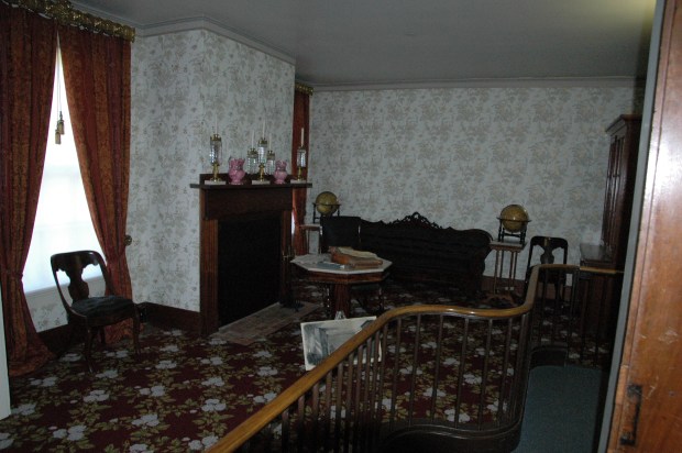 The sitting room, with a horsehair couch.