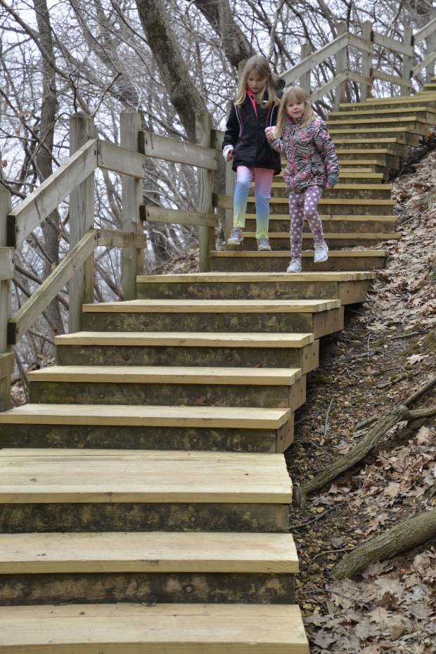 Across the river, at Pikes Peak State Park in Iowa, we took the trail to Bridal Veil falls. 