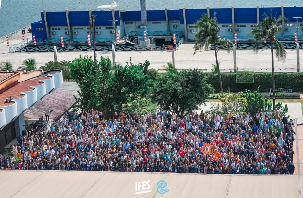 Last day of the conference, group photo. I'm in the orange box