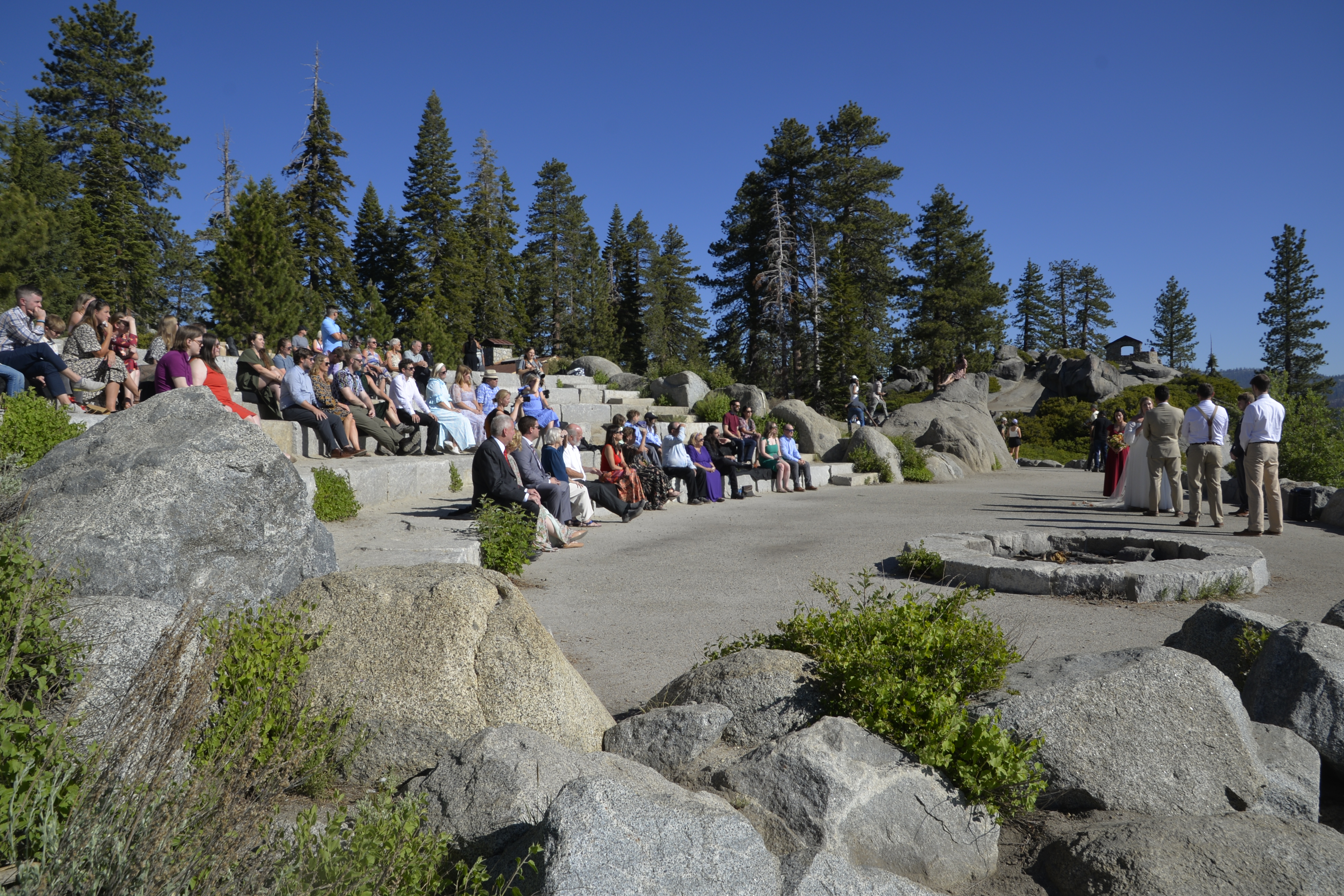 The next morning found us all back at Glacier Point for the early morning wedding.